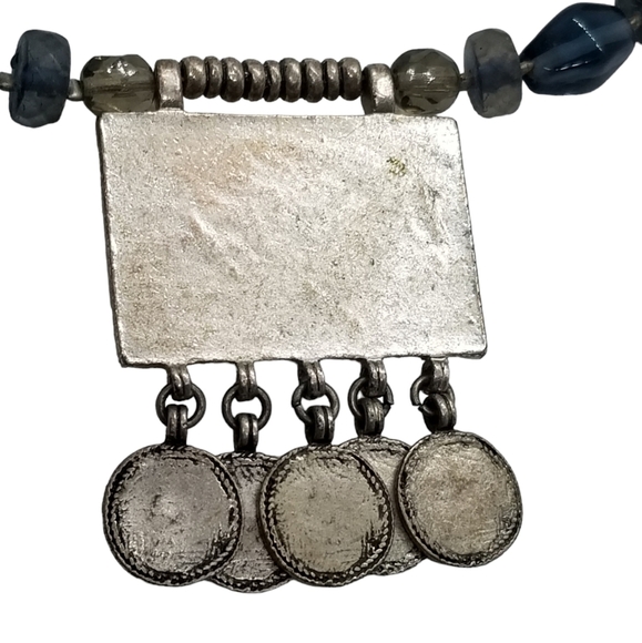 VINTAGE BOHO STYLE SILVERTONED NECKLACE WITH BLUE GLASS & STAINED WOOD BEADS - Picture 5 of 8